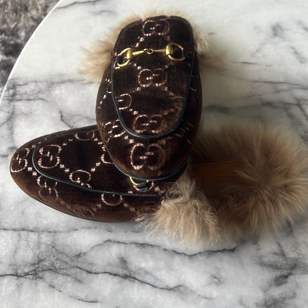 Gucci Brown Velvet Slippers with Gold Accents - Picture 4 of 7